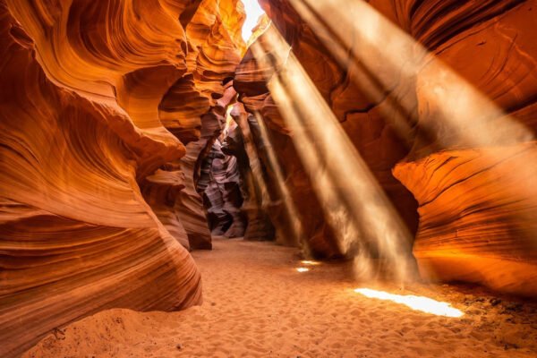 Antelope Canyon: sunlight beam shining through the famous Arizona slot canyon